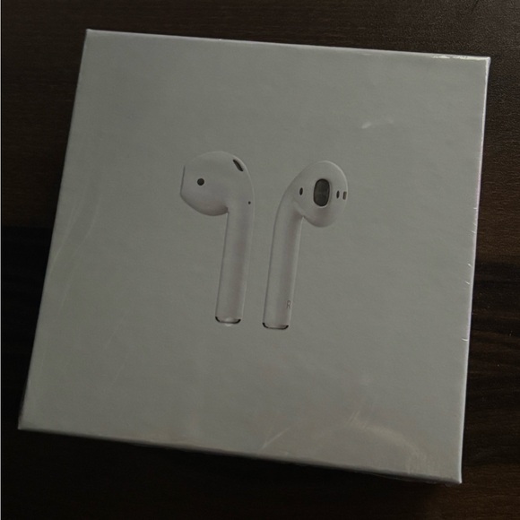 Apple AirPods Wireless Earbuds